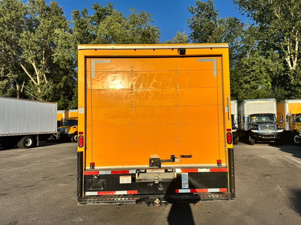 2022 Ford E-350 photo 6