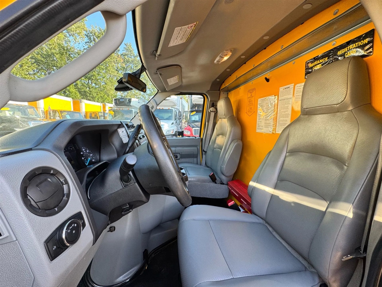 2022 Ford E-350 photo 14