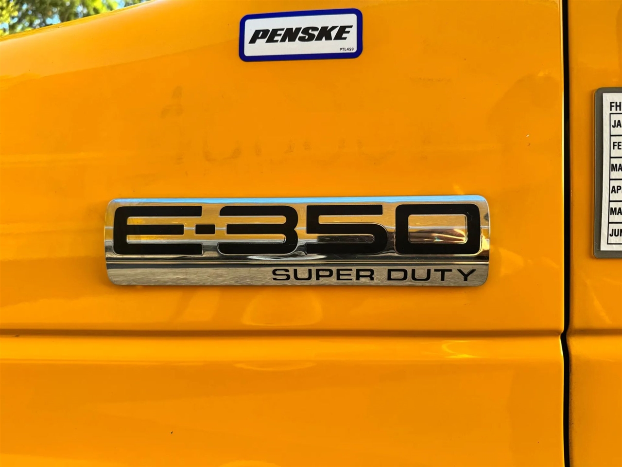 2022 Ford E-350 photo 22