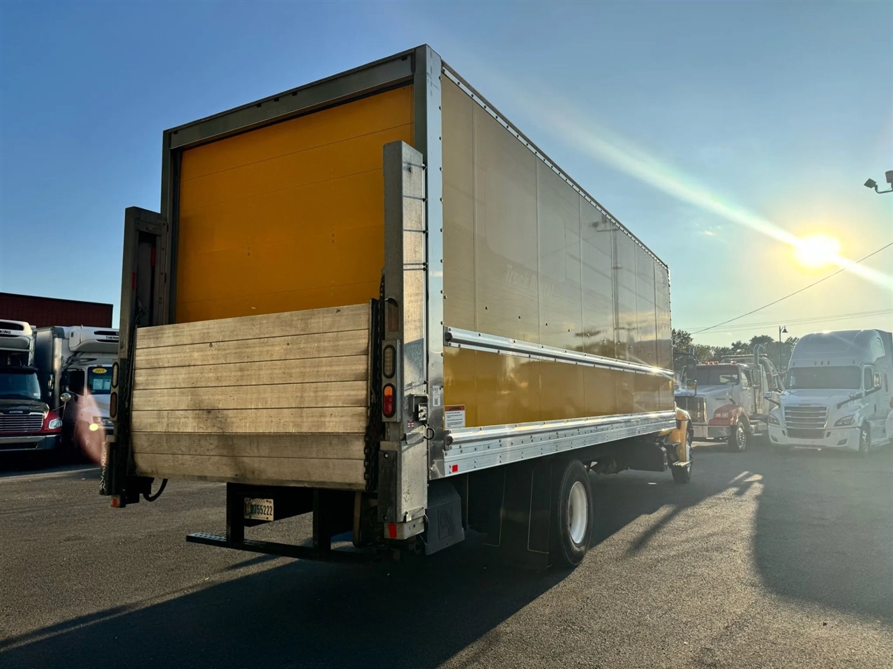 2019 International 4300 DuraStar 4300 photo 7