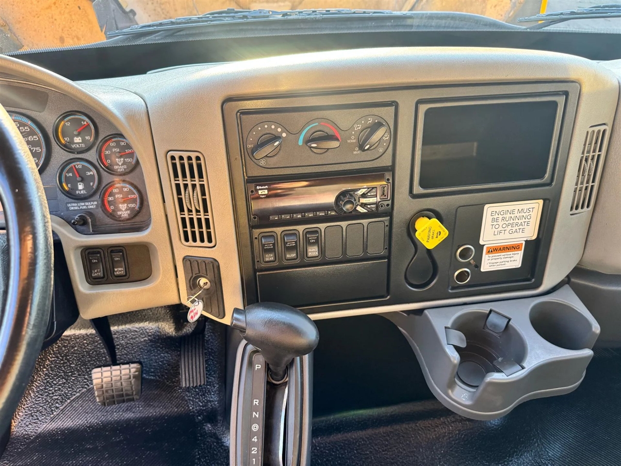 2019 International 4300 DuraStar 4300 photo 18