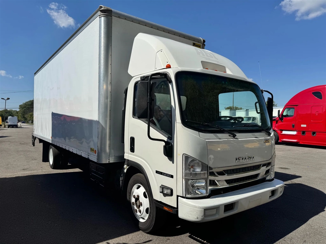 2018 Isuzu NQR photo 2