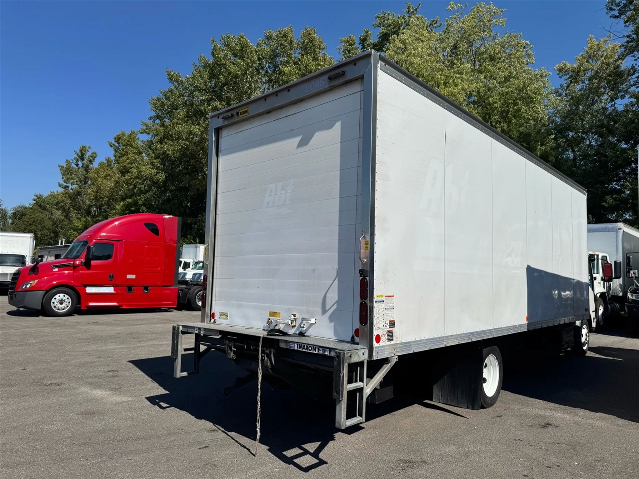 2018 Isuzu NQR photo 11