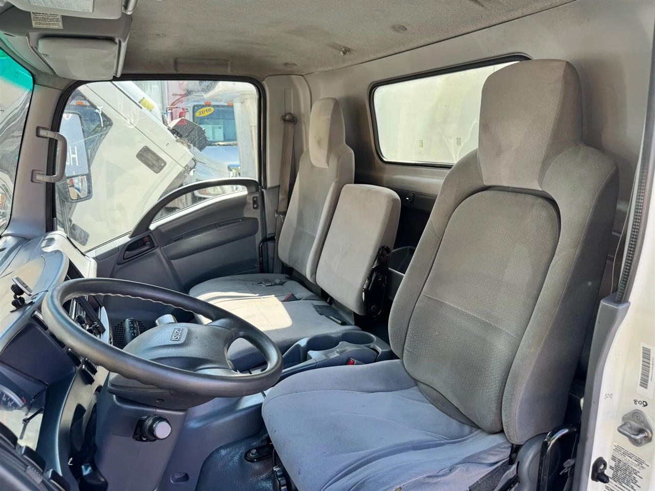 2018 Isuzu NQR photo 22