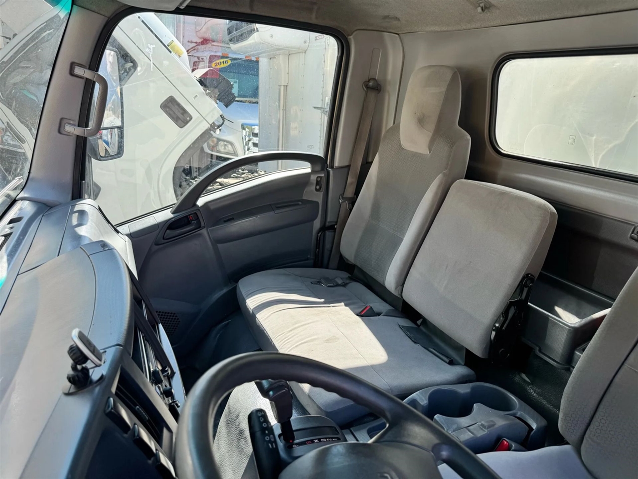 2018 Isuzu NQR photo 24