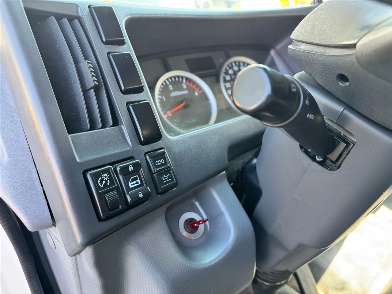 2018 Isuzu NQR photo 26