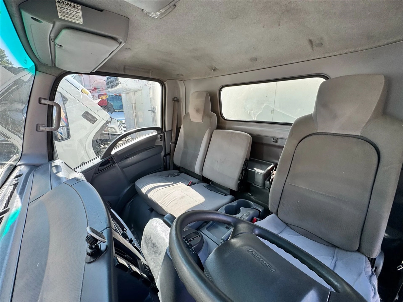 2018 Isuzu NQR photo 31