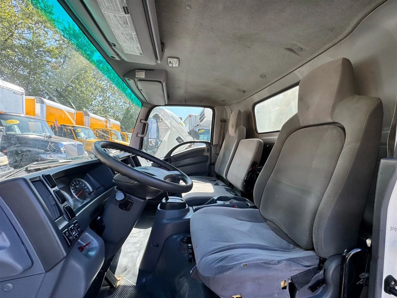 2018 Isuzu NQR photo 32