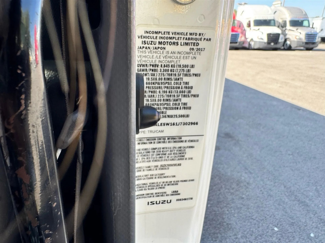 2018 Isuzu NQR photo 34