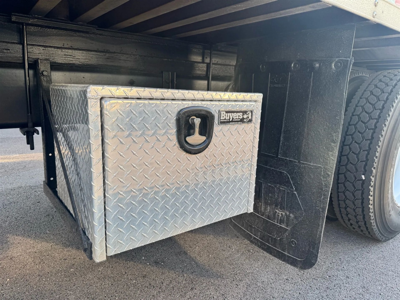 2019 Ford F-750 Regular Cab photo 16