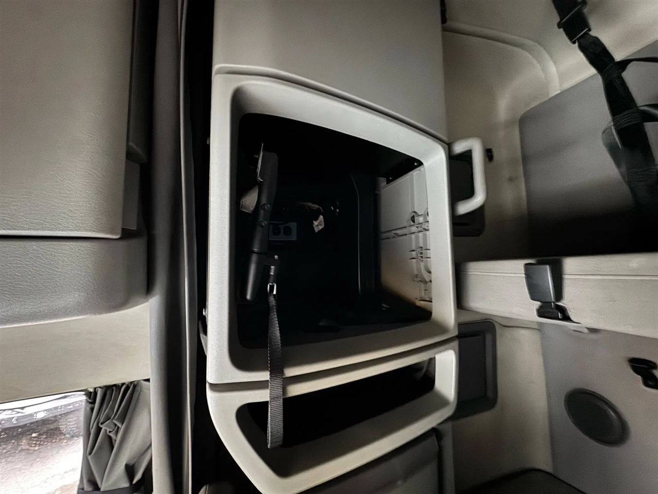 Volvo VNL  2020