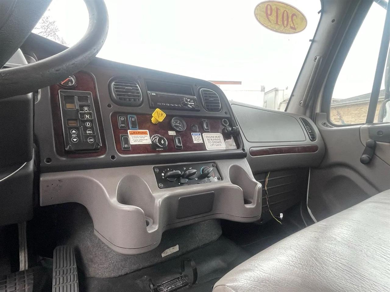 Freightliner M2 106  2019