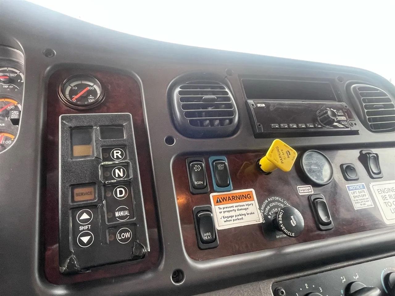 Freightliner M2 106  2019