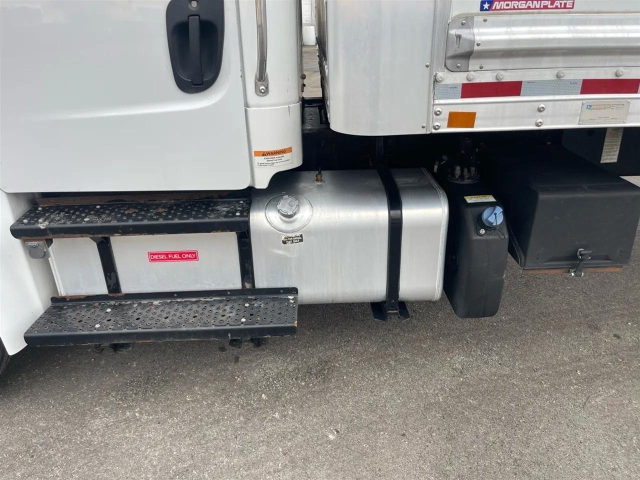 Freightliner M2 106  2019