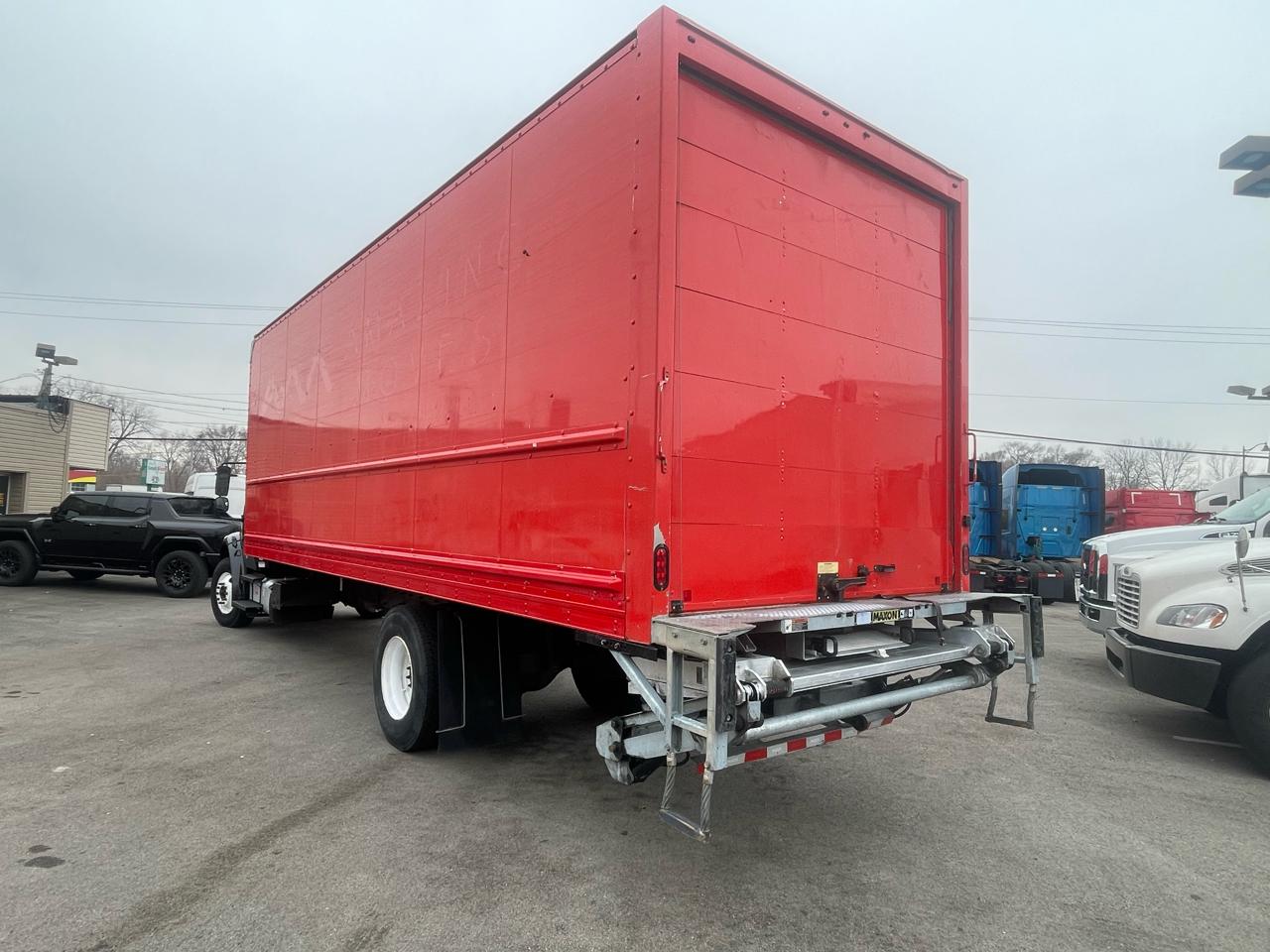 Freightliner M2 106  2018