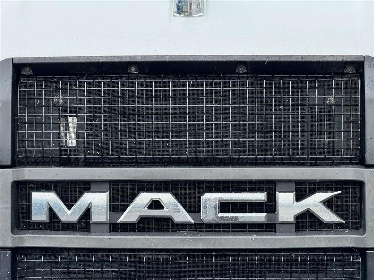 Mack MD  2023
