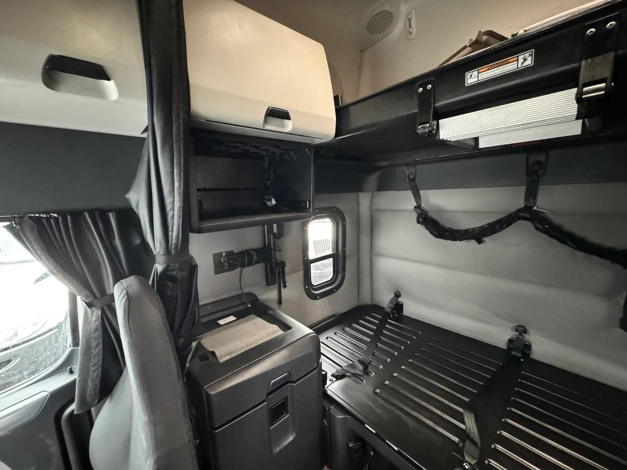 Freightliner Cascadia  2021