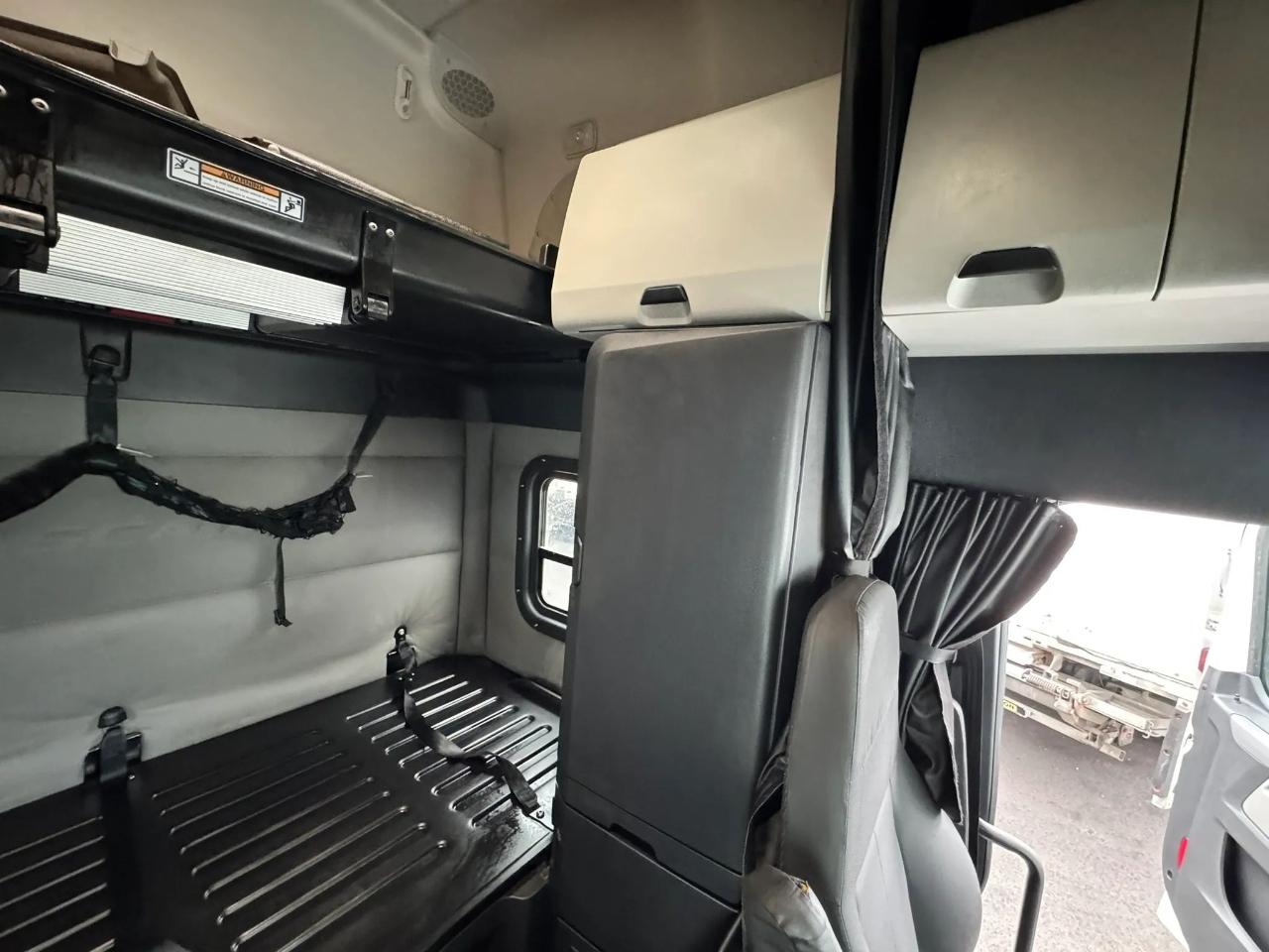 Freightliner Cascadia  2021