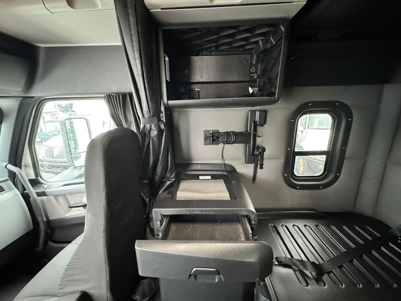 Freightliner Cascadia  2021