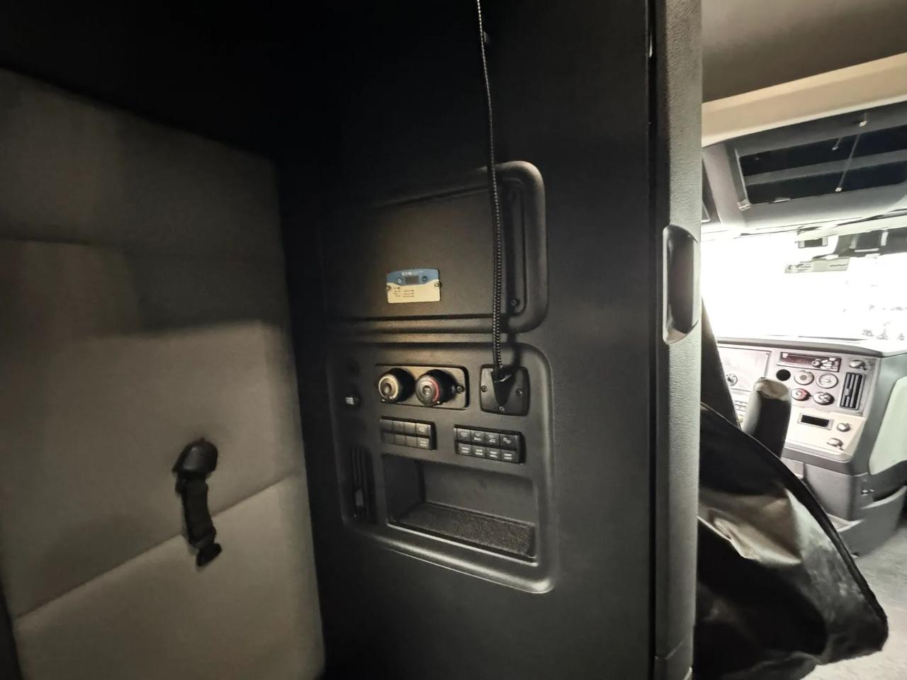 Freightliner Cascadia  2021