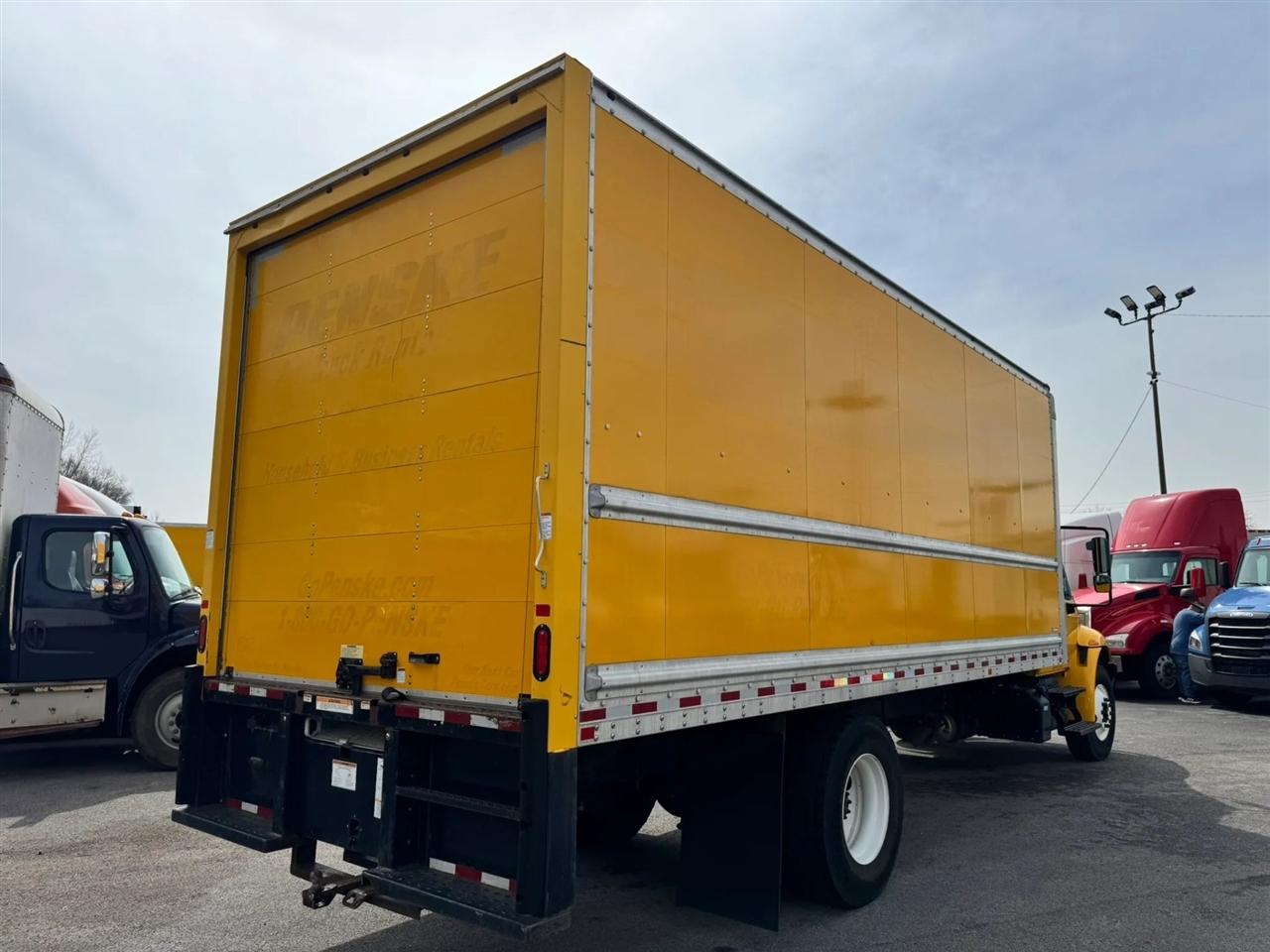 International DuraStar 4300  2019