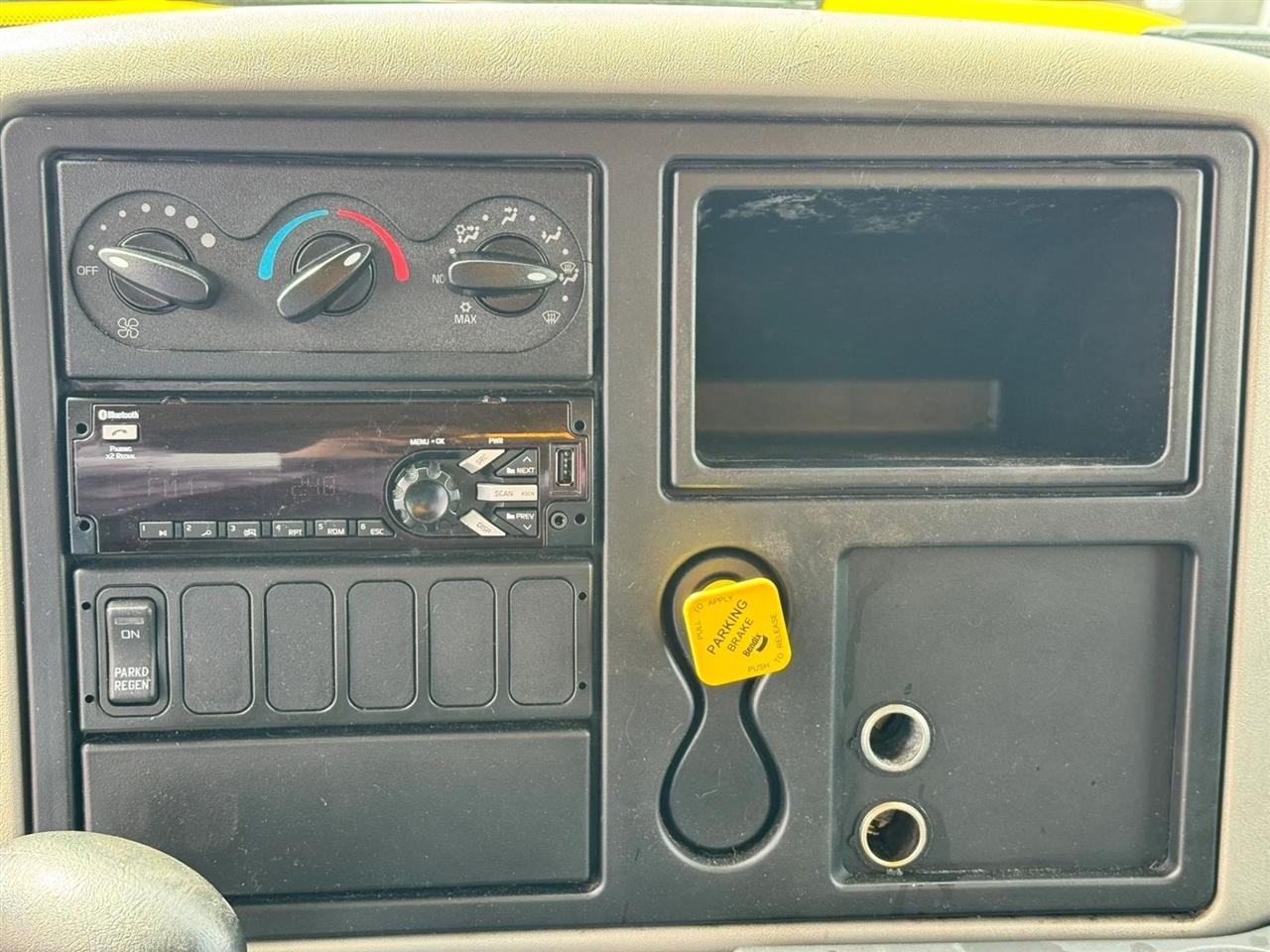 International DuraStar 4300  2019