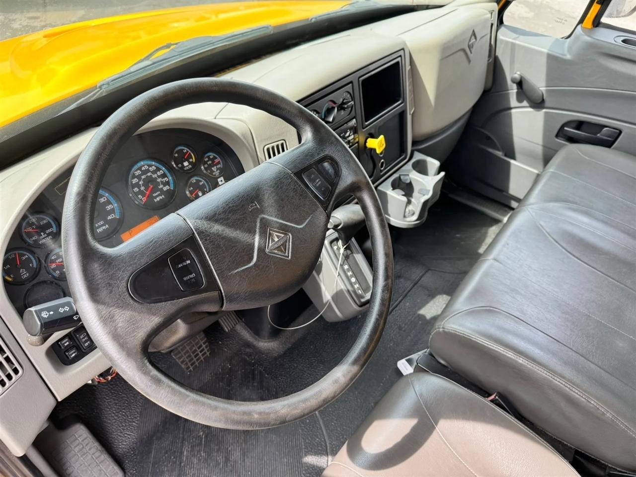 International DuraStar 4300  2019