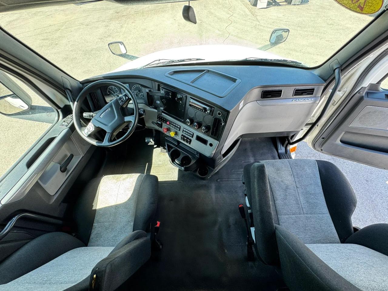 Freightliner Cascadia  2020