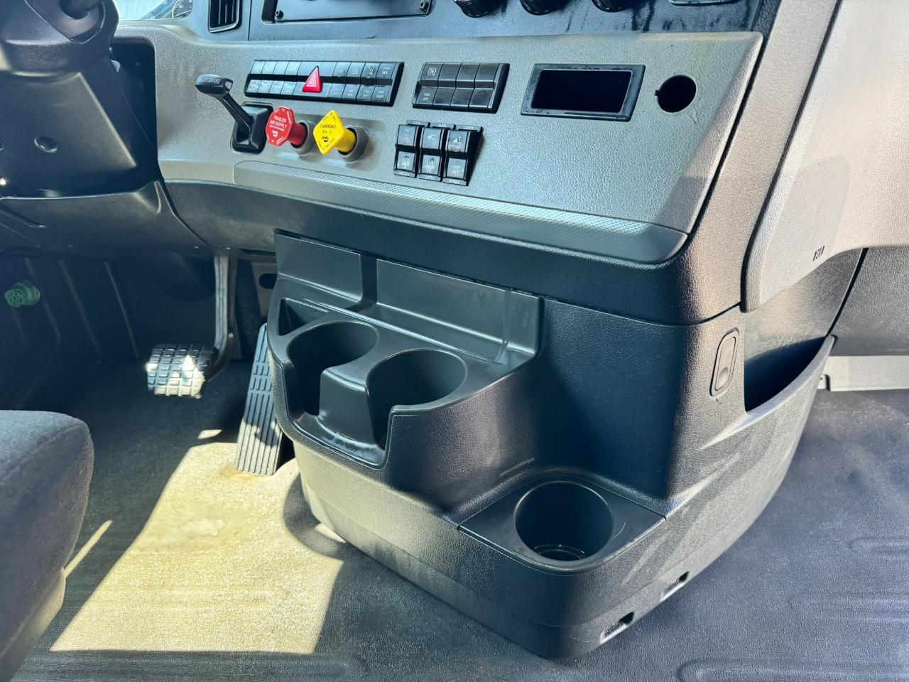 Freightliner Cascadia  2020