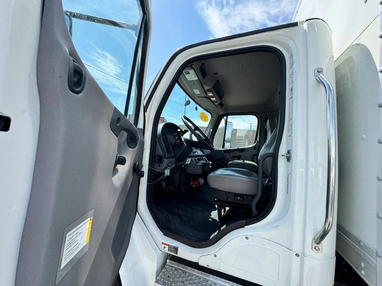 Freightliner M2 106 Medium Duty  2022