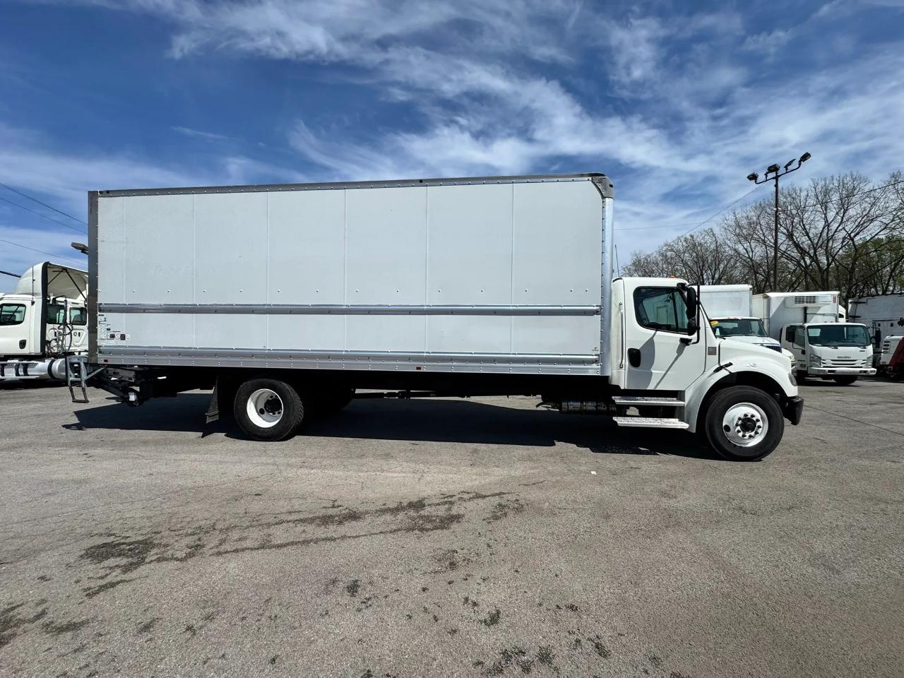 Freightliner M2 106 Medium Duty  2022