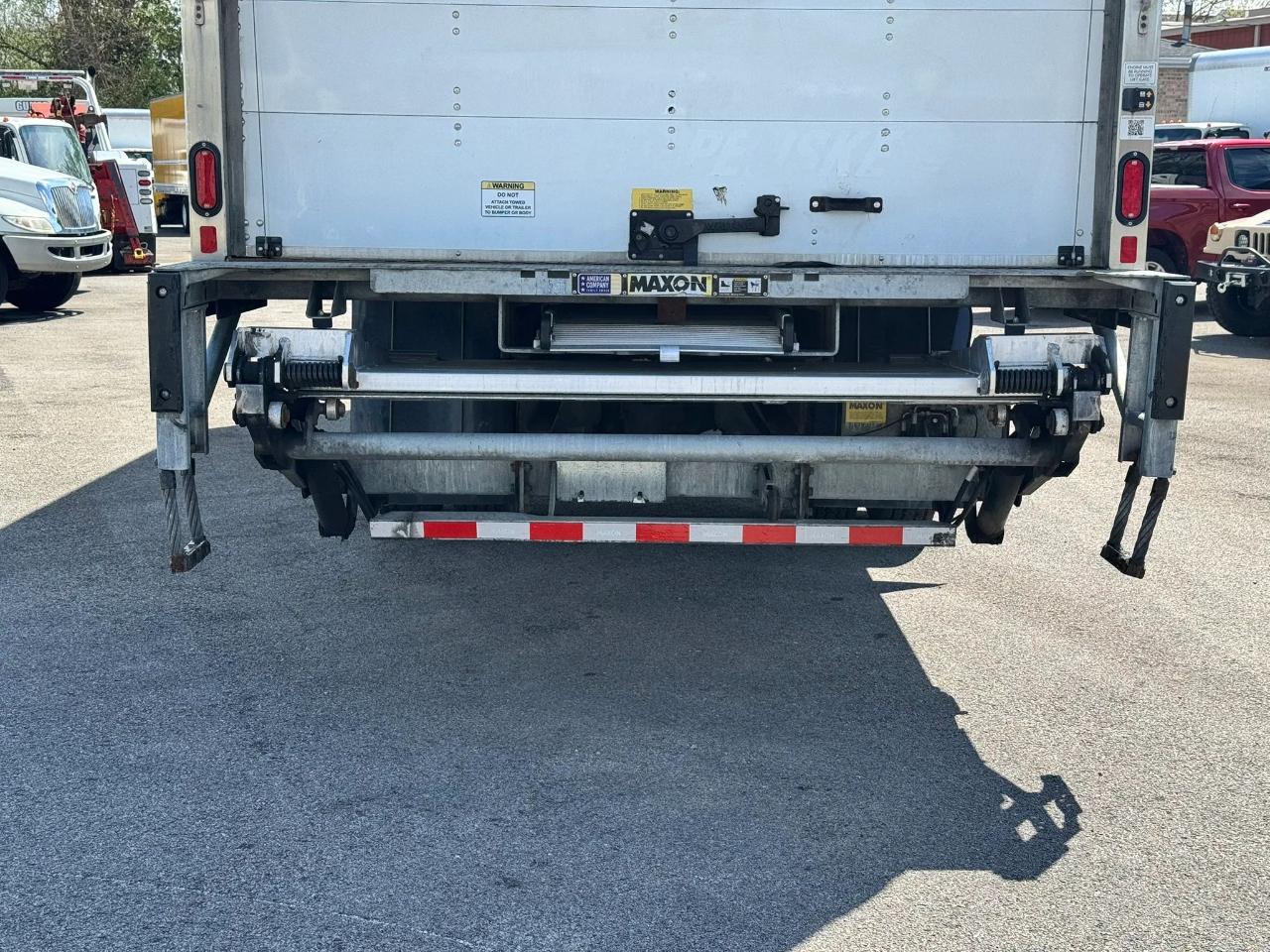 Freightliner M2 106 Medium Duty  2022