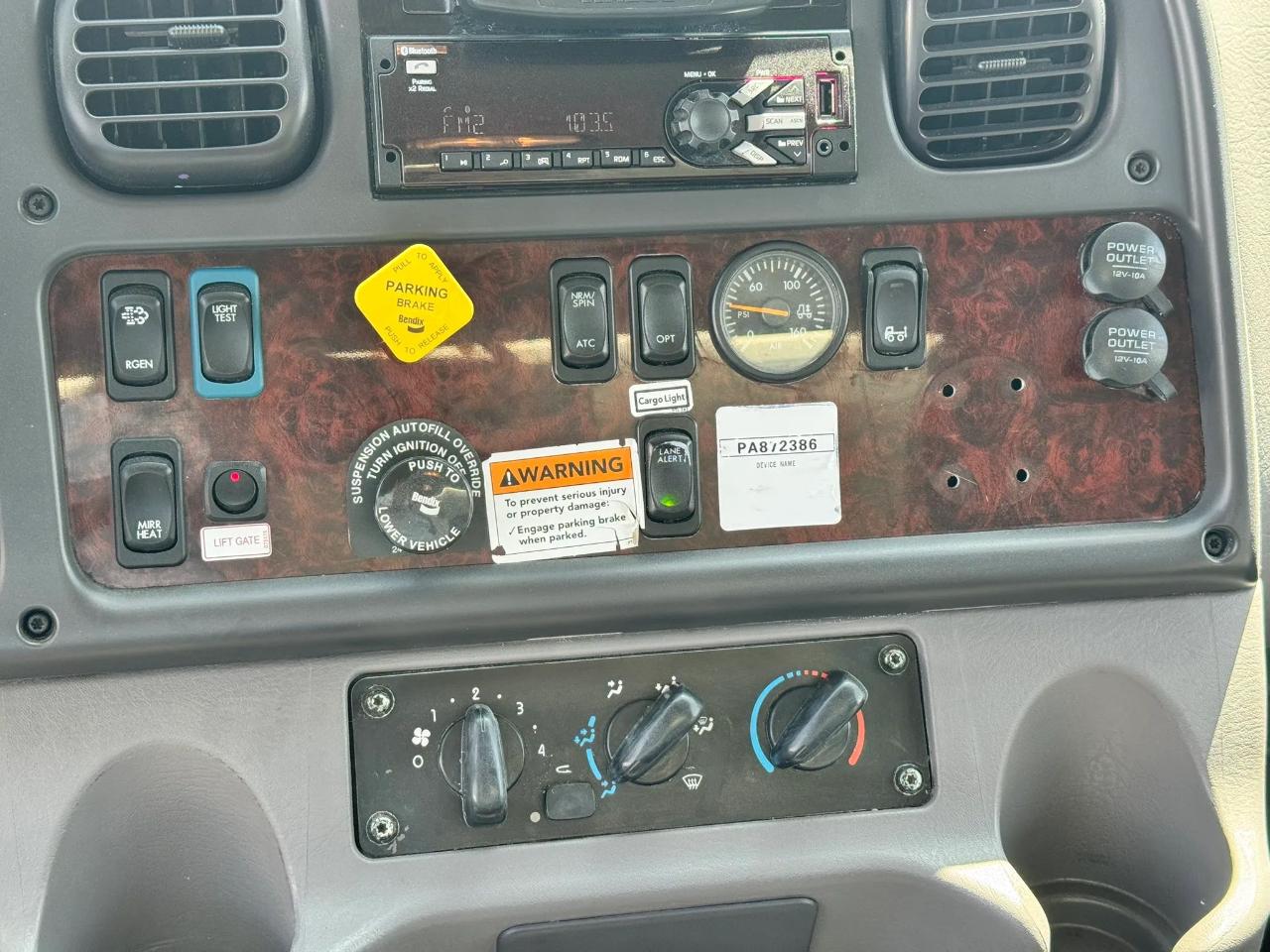 Freightliner M2 106 Medium Duty  2022