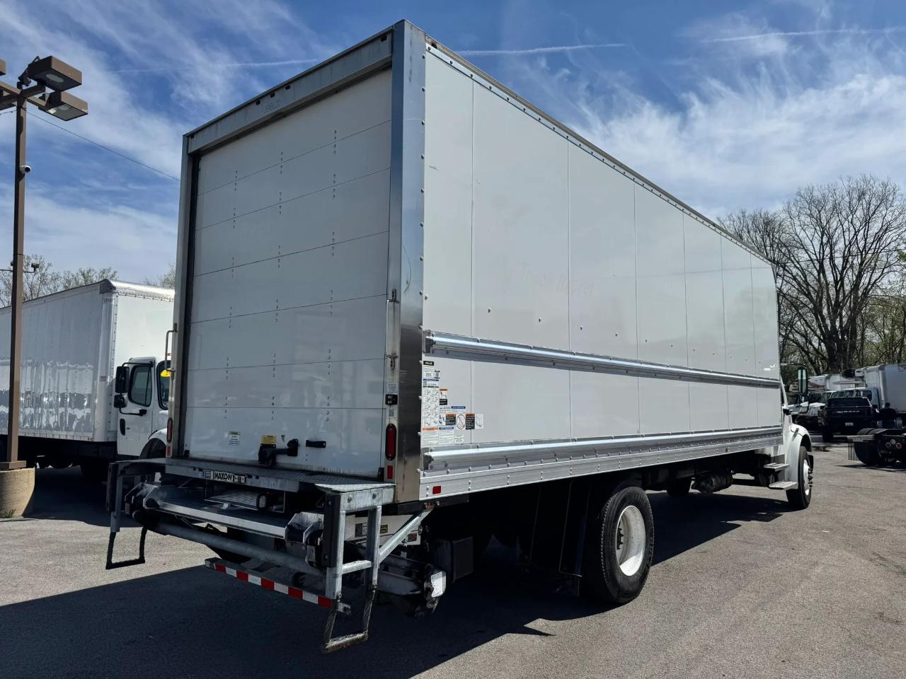 Freightliner M2 106 Medium Duty  2022