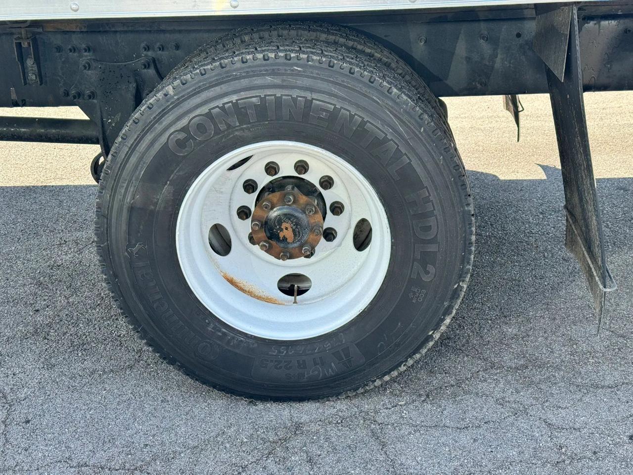 Freightliner M2 106 Medium Duty  2022