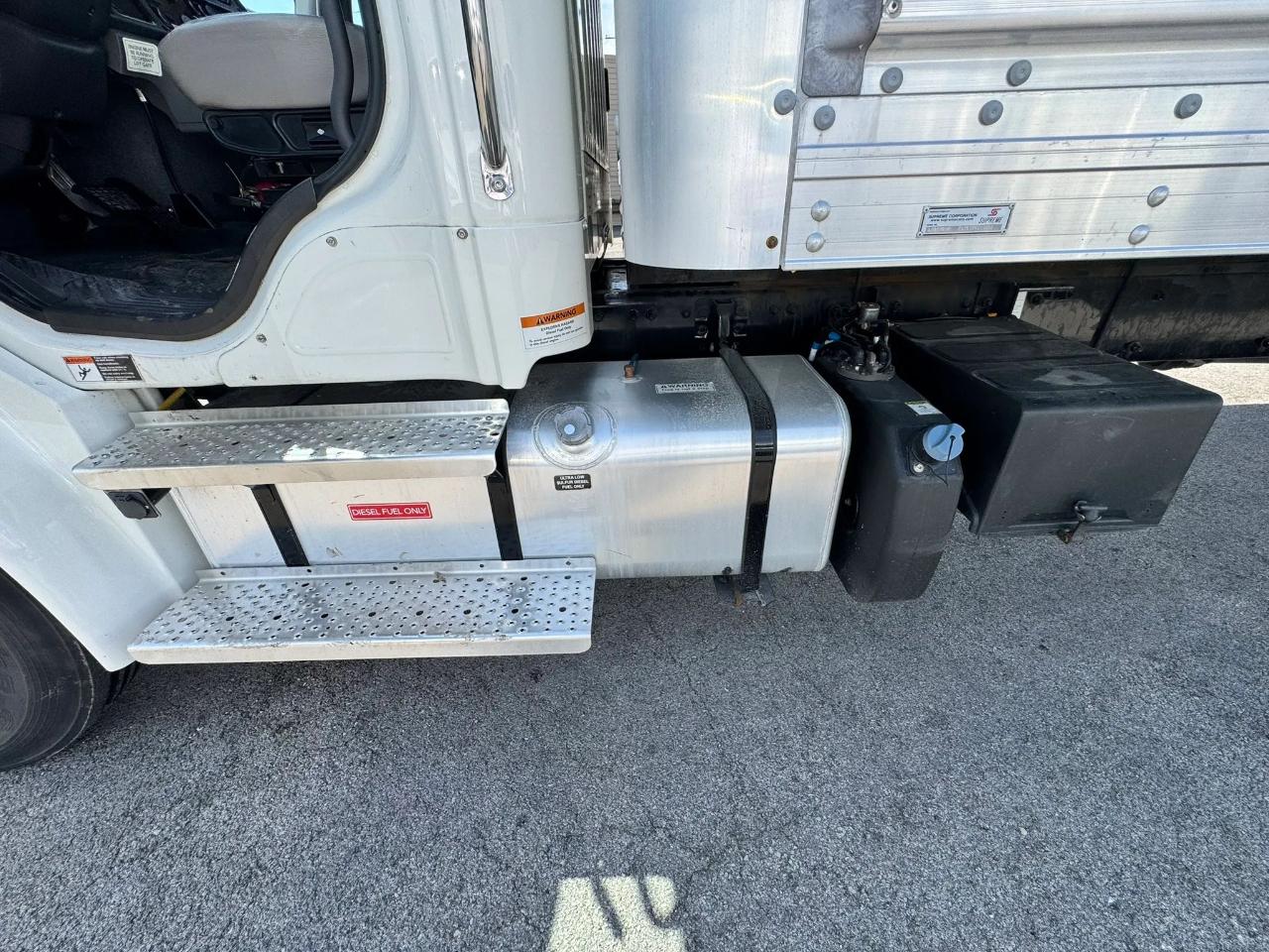 Freightliner M2 106 Medium Duty  2022