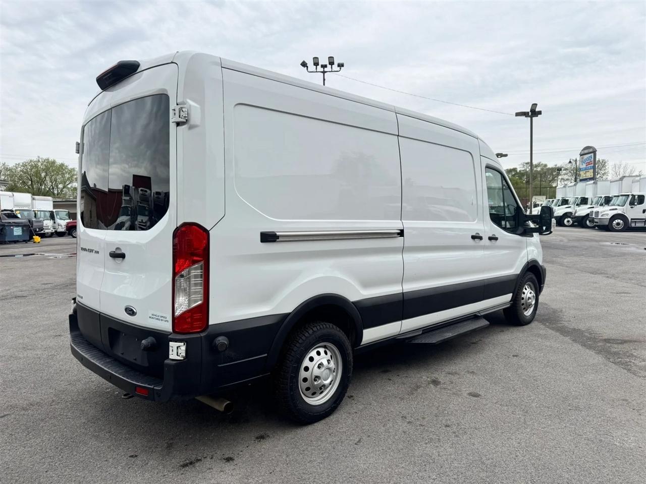 Ford Transit 350 Van Low Roof w/Sliding Pass. 130-in. WB 2020