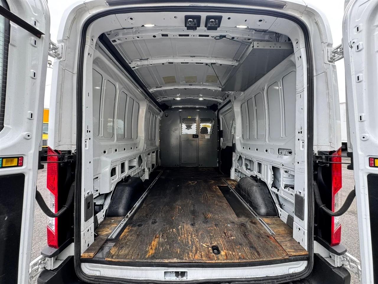 Ford Transit 350 Van Low Roof w/Sliding Pass. 130-in. WB 2020