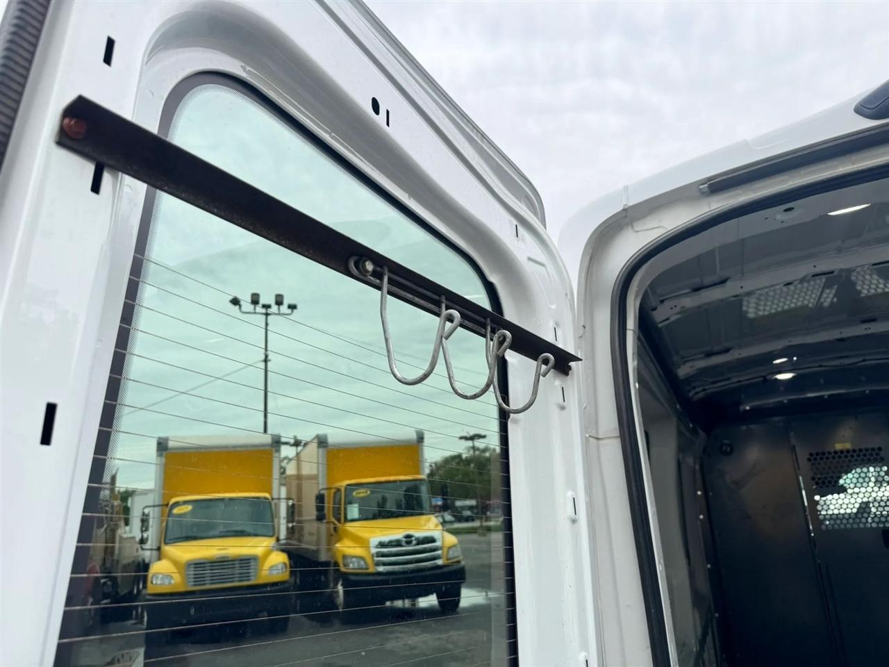 Ford Transit 350 Van Low Roof w/Sliding Pass. 130-in. WB 2020