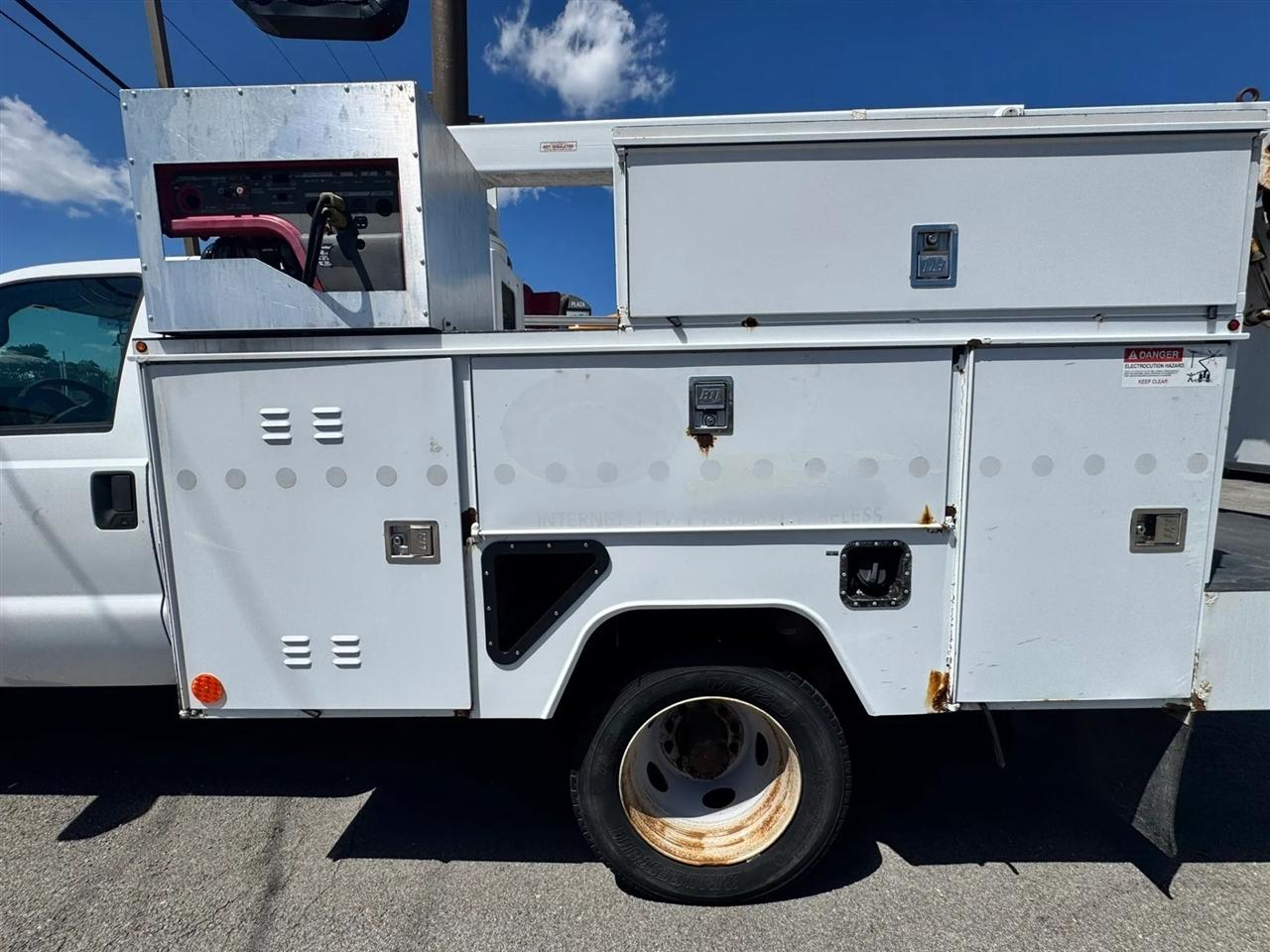 Ford F-450 SD Regular Cab DRW 2WD 2012