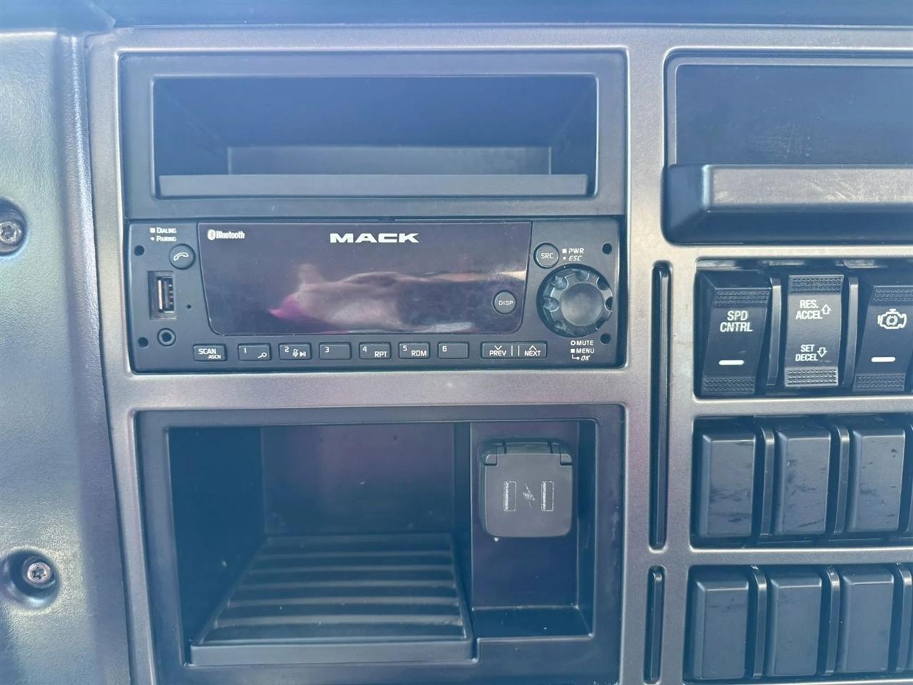 Mack MD  2022