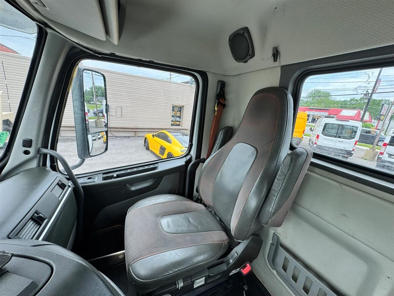 Volvo VNR  2020