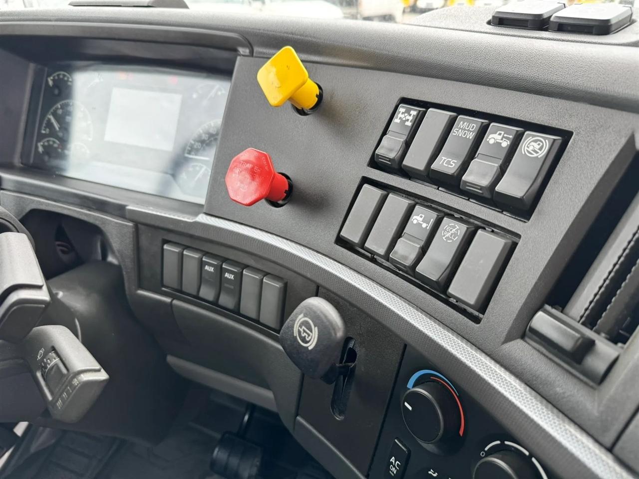 Volvo VNR  2020