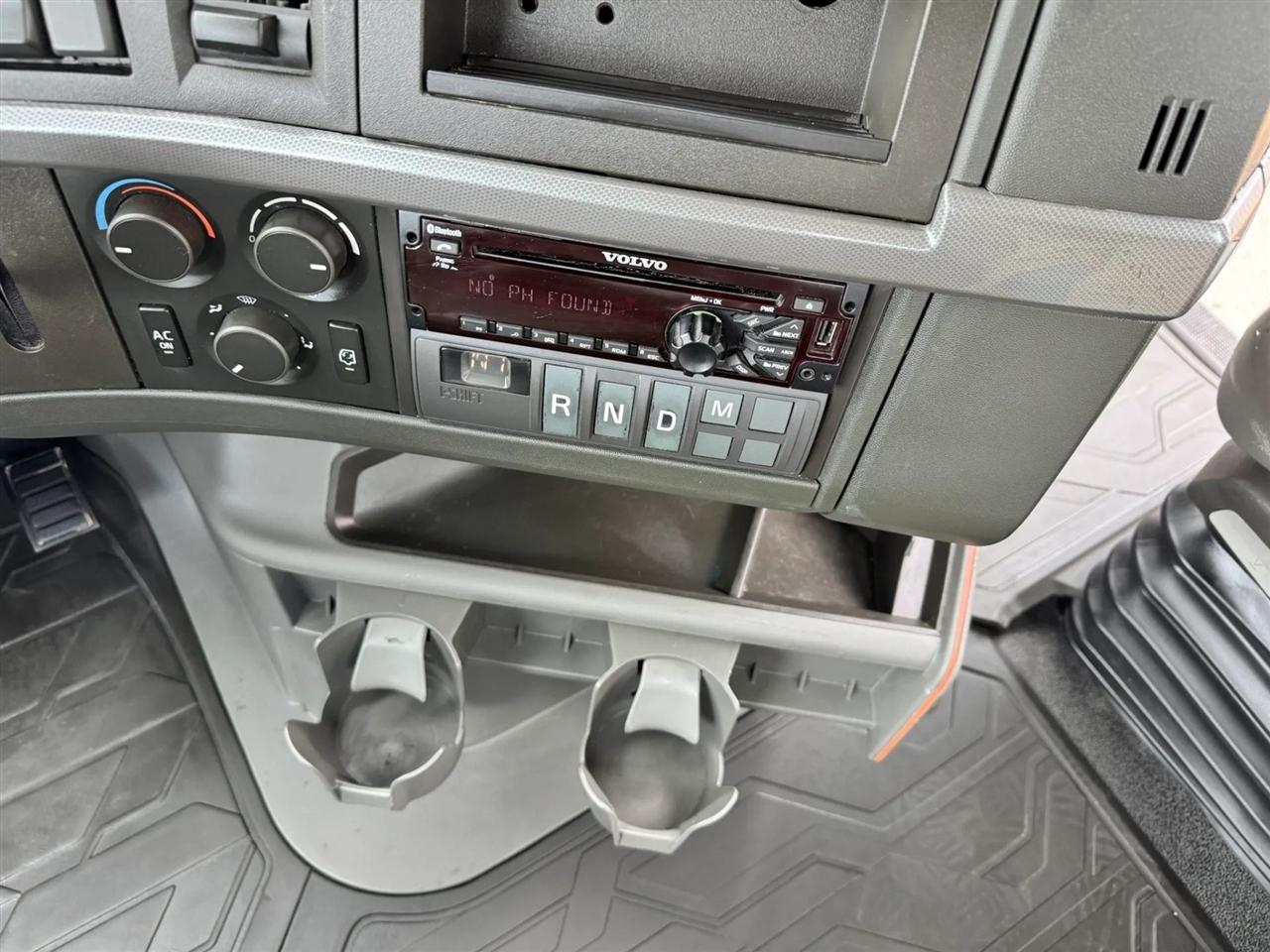 Volvo VNR  2020