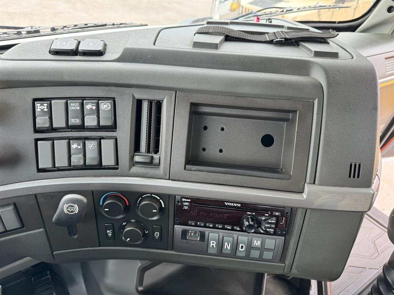 Volvo VNR  2020