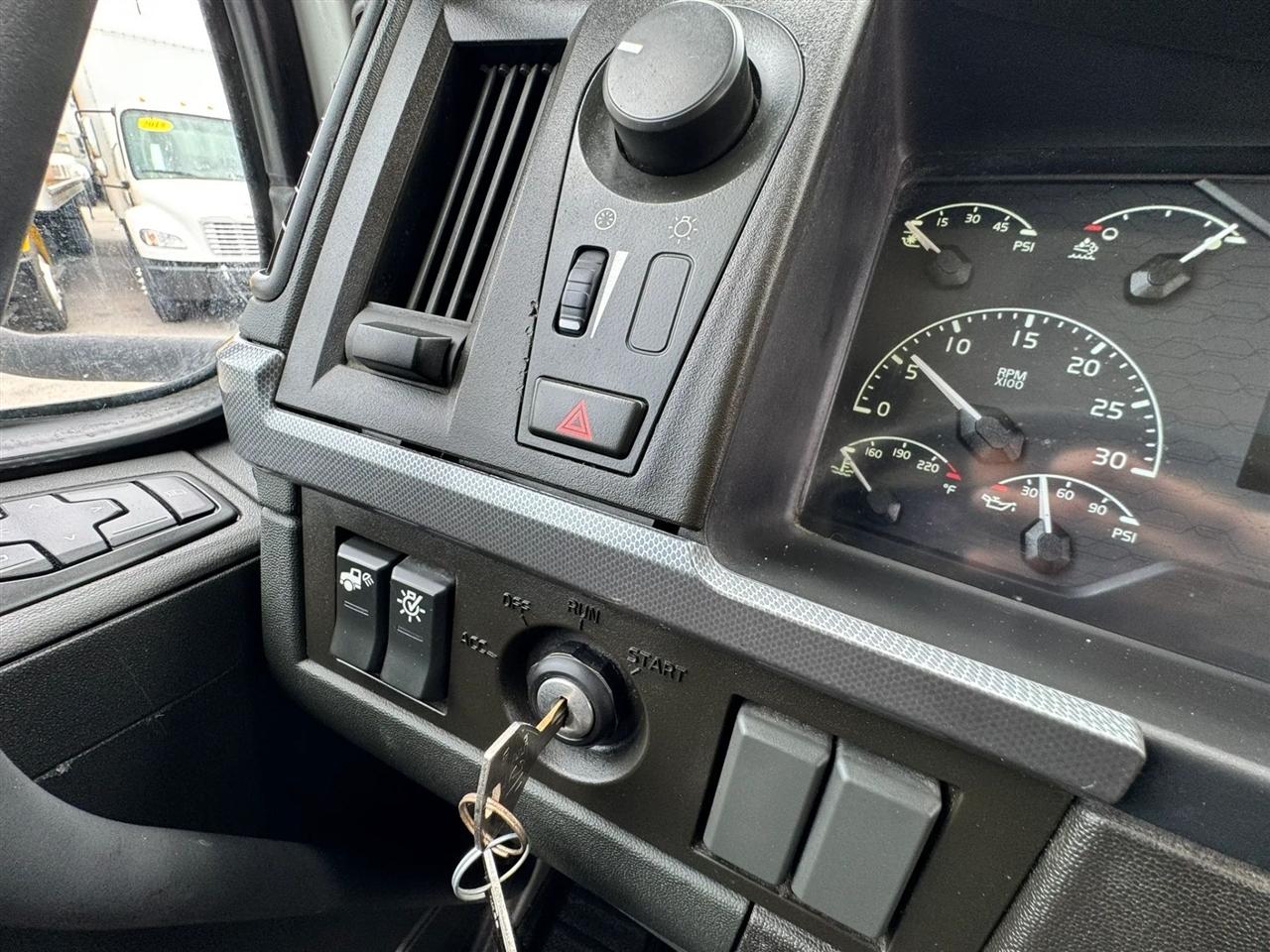Volvo VNR  2020