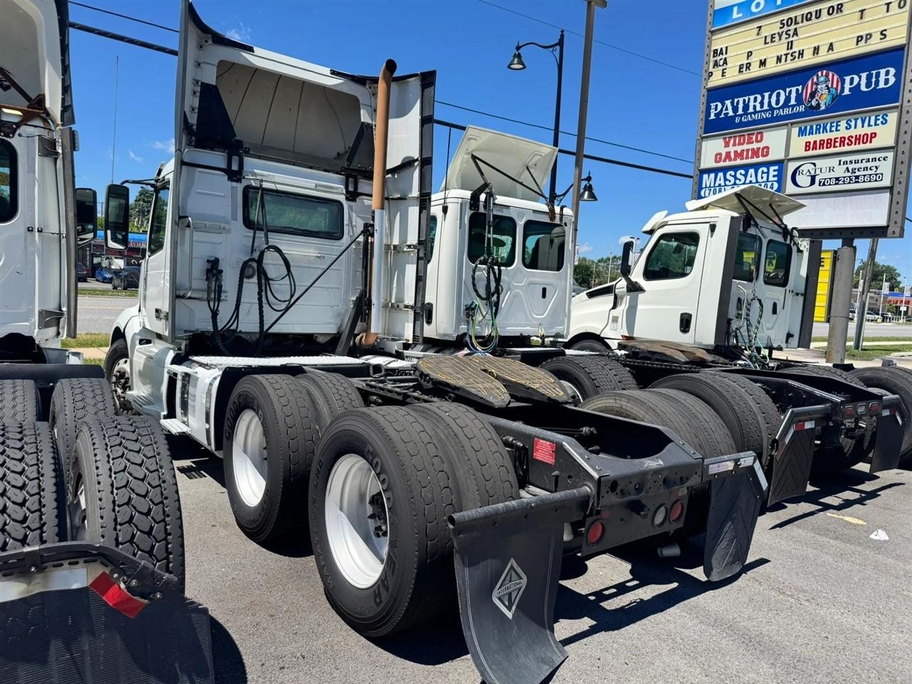 Volvo VNL  2020