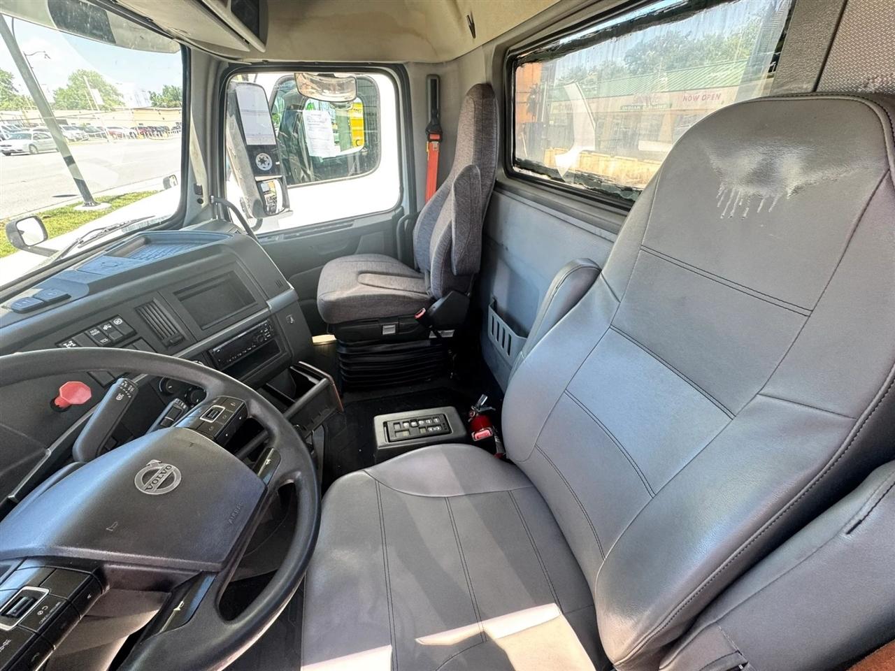Volvo VNL  2020