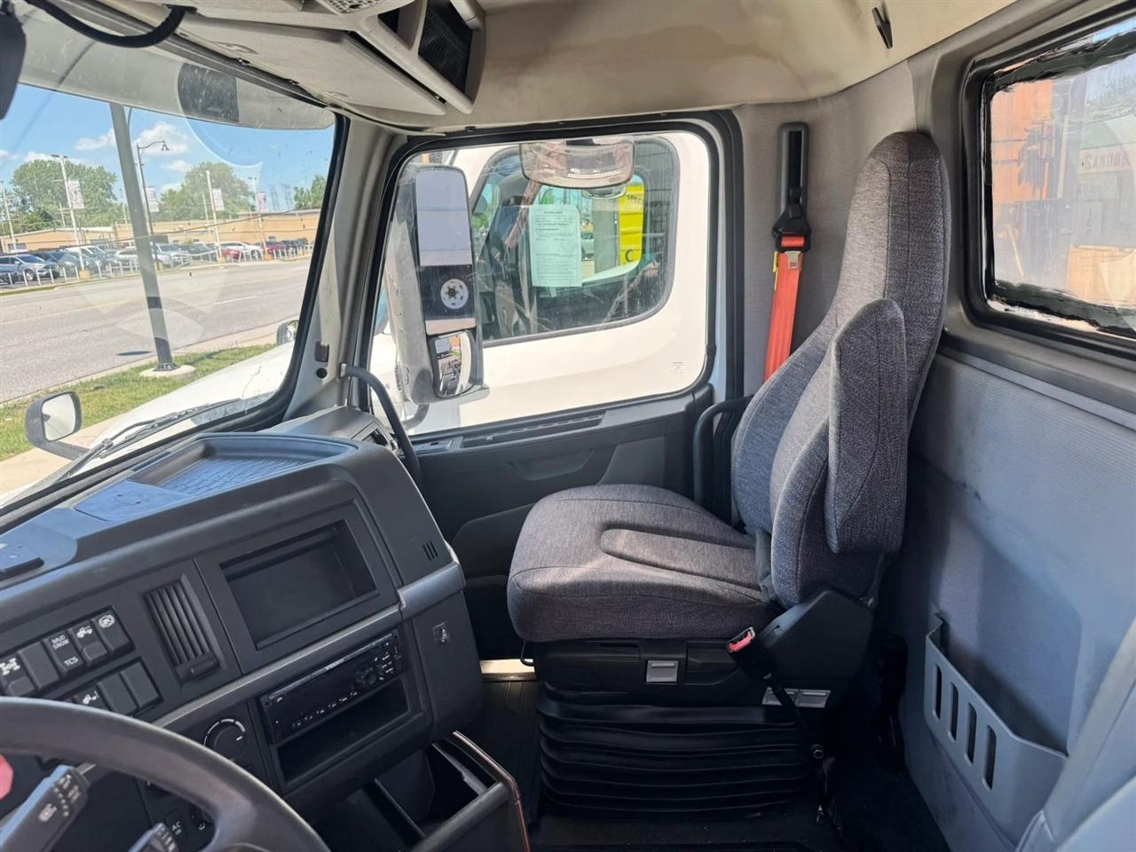 Volvo VNL  2020