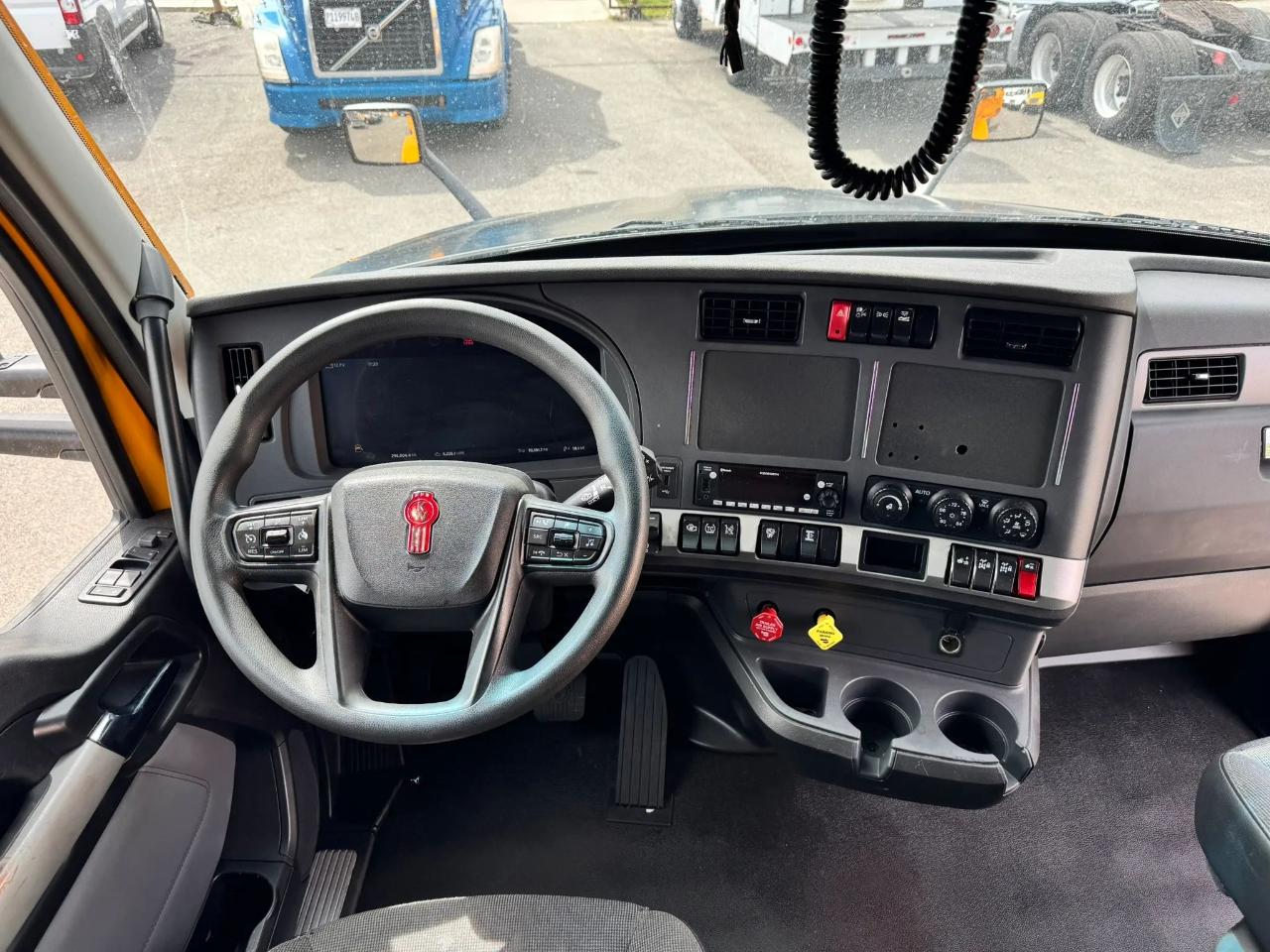 Kenworth 310  2023